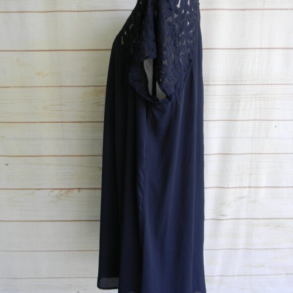 TORRID NAVY BLUE SHORT SLEEVE SHEATH DRESS W/FLORAL LACE SLEEVES SZ 20 20W - Picture 3 of 5